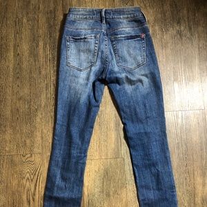 Bullhead Jeans - Classic distressed high rise jeans Bullhead Jeans - Classic distressed high rise jeans